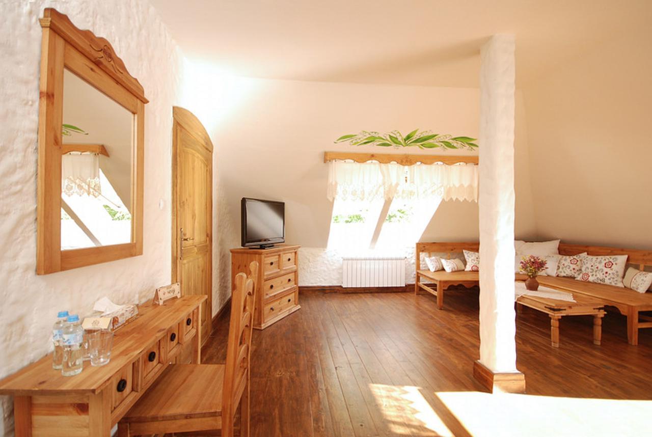 Lipowy Gosciniec Aparthotel Otwock Maly Bagian luar foto