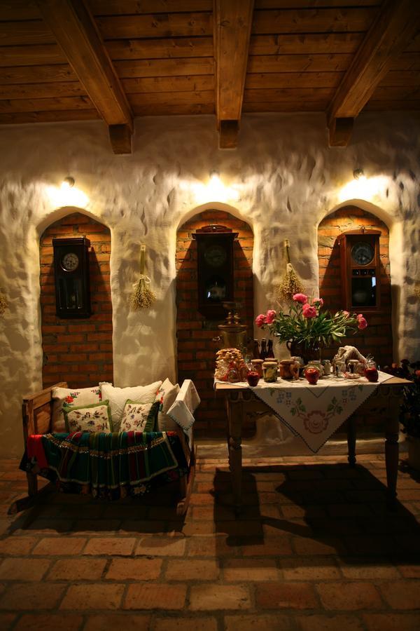 Lipowy Gosciniec Aparthotel Otwock Maly Bagian luar foto
