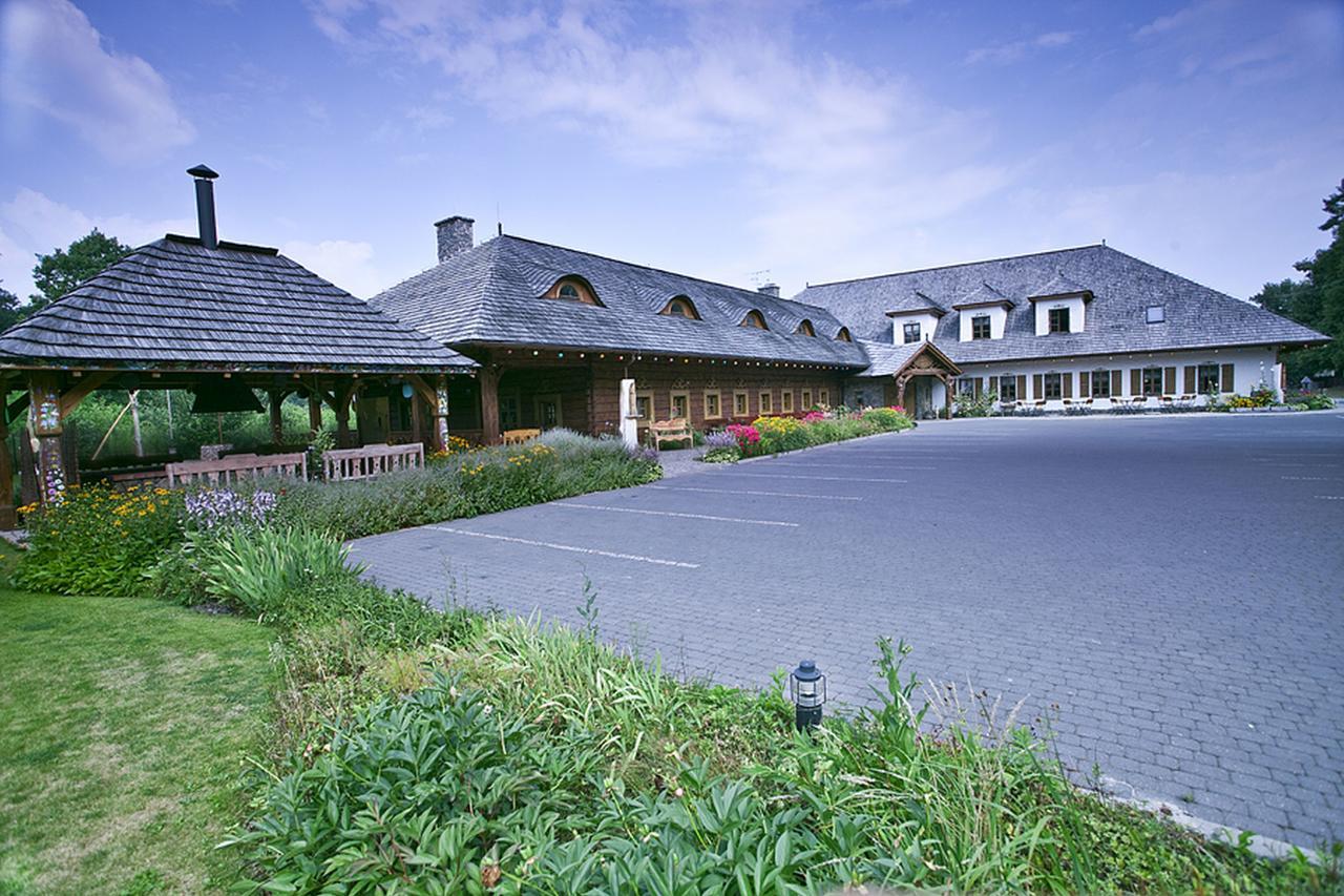 Lipowy Gosciniec Aparthotel Otwock Maly Bagian luar foto